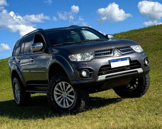 MITSUBISHI PAJERO 3.2 HPE S 4X4 7 LUGARES 16V TURBO INTERCOOLER DIESEL 4P AUTOMÁTICO